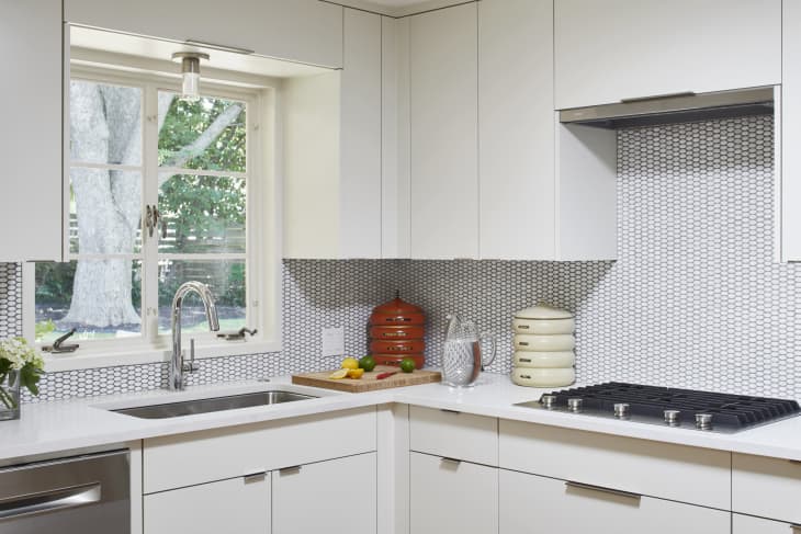 backsplash with glitter grout